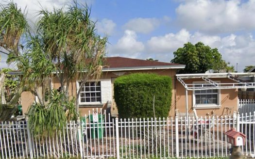 9039 SW 34th St Miami, FL 33165