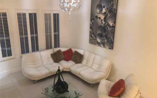 7001 NW 107TH ct Doral Fl 33178