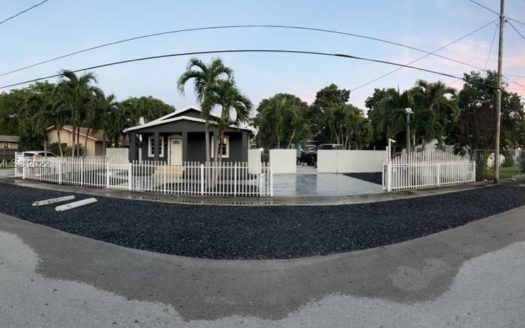 7601 NW 15 Av. Miami, FL 33147