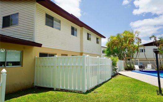 3715 NW 84th Ave, Sunrise, FL 33351