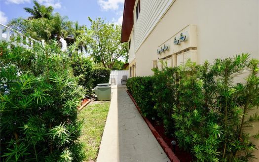 3715 NW 84th Ave, Sunrise, FL 33351