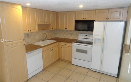 5963 NW 29th St, Sunrise, FL 33313