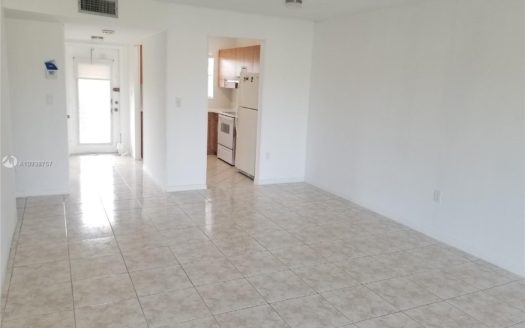 8350 Sunrise Lakes Blvd, Sunrise, FL 33322