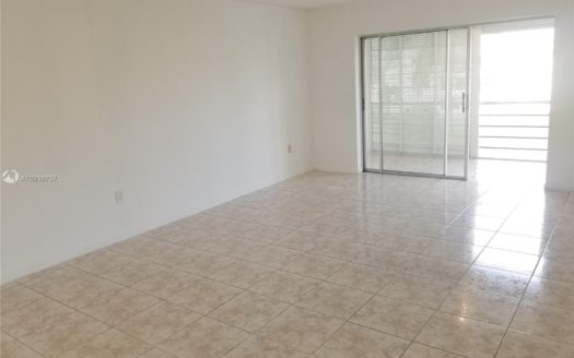 8350 Sunrise Lakes Blvd, Sunrise, FL 33322