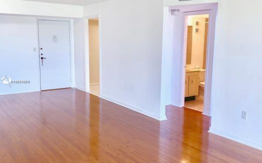 900 Saint Charles Pl, Pembroke Pines, FL 33026