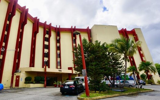 9686 Fontainebleau Blvd, Miami, FL 33172