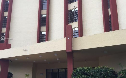 9686 Fontainebleau Blvd, Miami, FL 33172