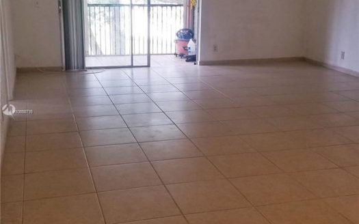 211 S Hollybrook Dr, Pembroke Pines, FL 33025