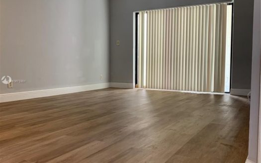 8290 Lake Dr, Doral, FL 33166