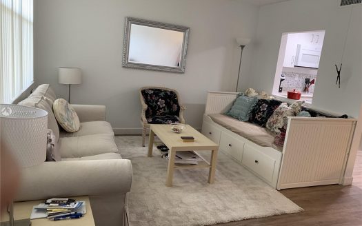 9061 Sunrise Lakes Blvd, Sunrise, FL 33322