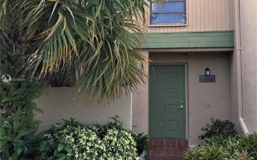 9501 NW 14th Ct, Pembroke Pines, FL 33024