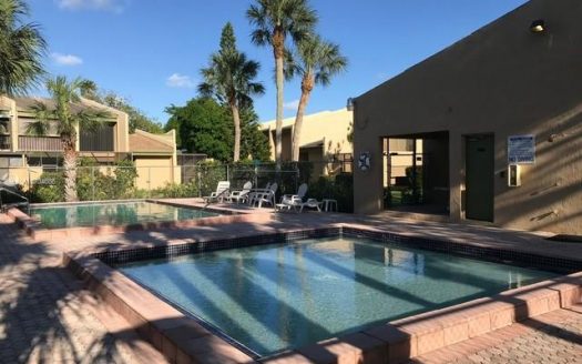 9501 NW 14th Ct, Pembroke Pines, FL 33024