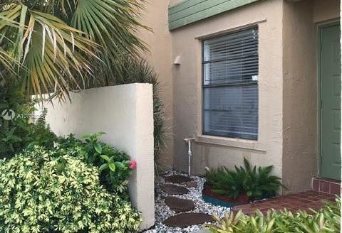 9501 NW 14th Ct, Pembroke Pines, FL 33024