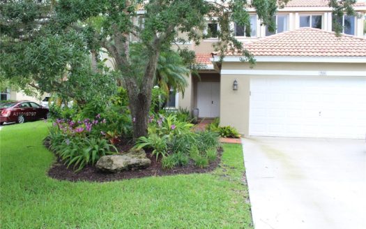 516 Cascade Falls Dr, Weston, FL 33327