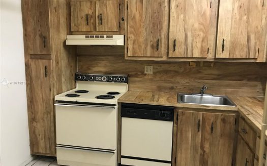 8330 Sands Point Blvd, Tamarac, FL 33321