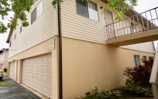 3711 NW 84th Ave, Sunrise, FL 33351