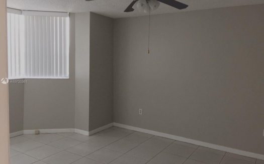 7401 NW 16th St, Plantation, FL 33313