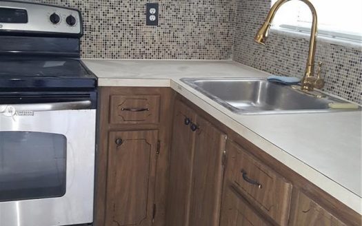 8500 Sunrise Lakes Blvd, Sunrise, FL 33322