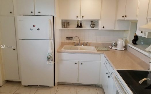 18555 NE 14th Ave, Miami, FL 33179