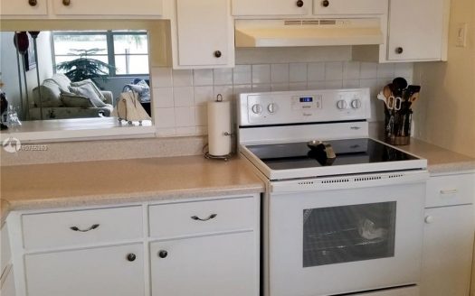 18555 NE 14th Ave, Miami, FL 33179