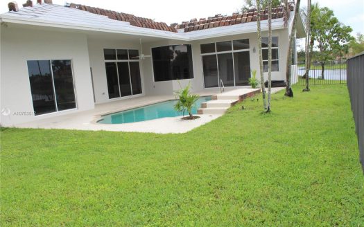 2717 Edgewater Ct, Weston, FL 33332