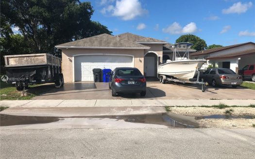 5735 SW 19 St, West Park, FL 33023