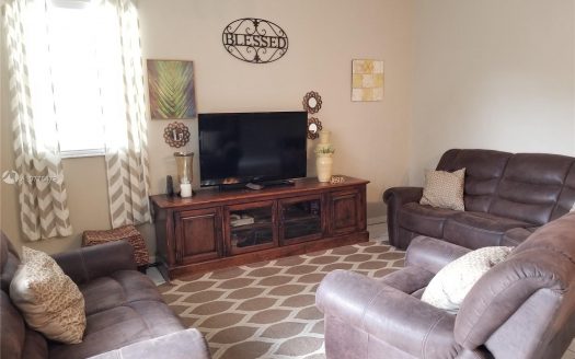 171 NW 75th Ter, Plantation, FL 33317