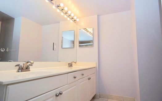 609 E Sheridan St, Dania Beach, FL 33004