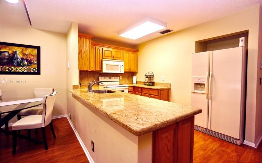 612 Woodgate Ln, Sunrise, FL 33326