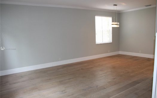 848 Hawthorn Ter, Weston, FL 33327