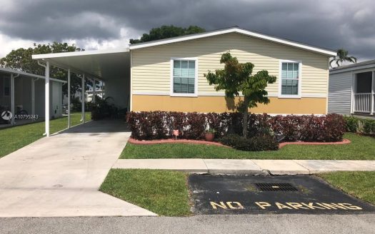 1267 SW 114th Av, Davie, FL 33325