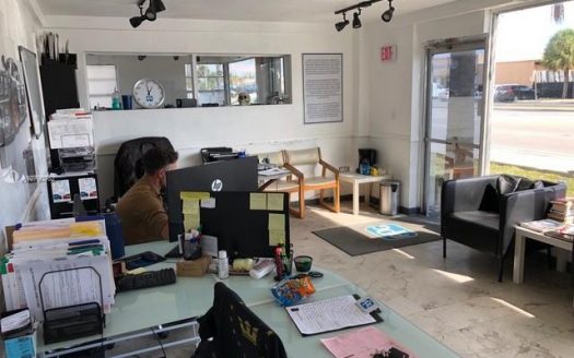 15150 W Dixie Highway, North Miami Beach, FL 33162