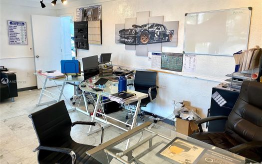 15150 W Dixie Highway, North Miami Beach, FL 33162