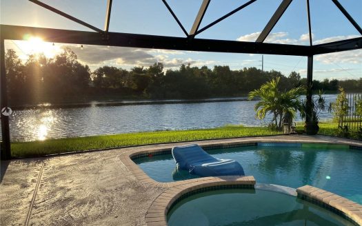 2551 Jardin Ln, Weston, FL 33327