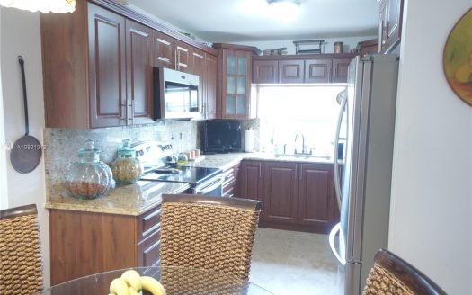 583 SW 168th Way, Weston, FL 33326