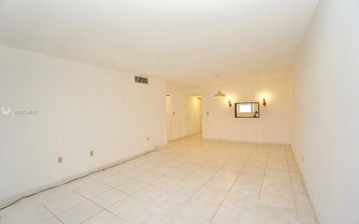 1820 N Lauderdale Ave, North Lauderdale, FL 33068