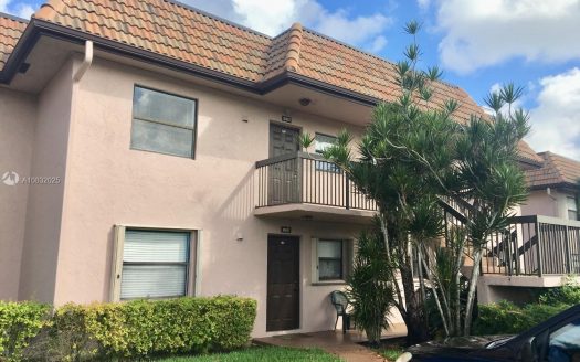 10461 NW 11th St, Pembroke Pines, FL 33026
