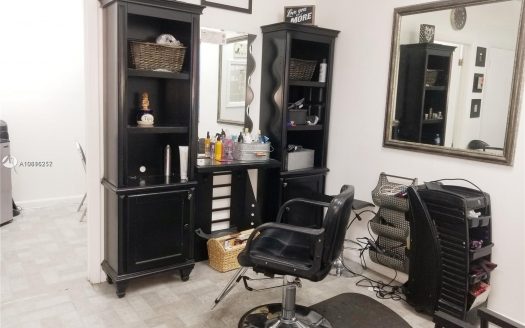 11300 NW 87th Ct, Hialeah Gardens, FL 33018