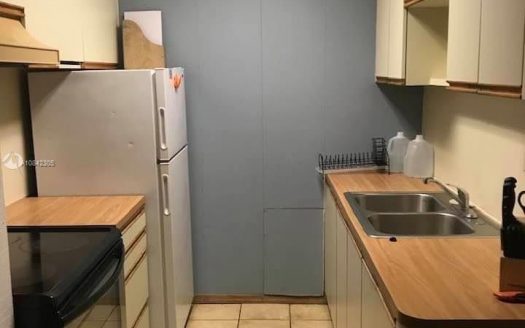 7240 Hayes St, Hollywood, FL 33024