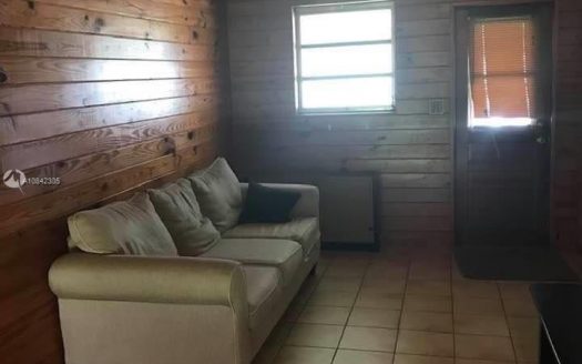 7240 Hayes St, Hollywood, FL 33024