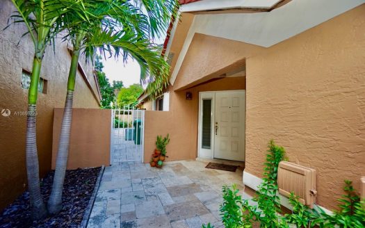 5543 NW 189th St, Miami Gardens, FL 33055