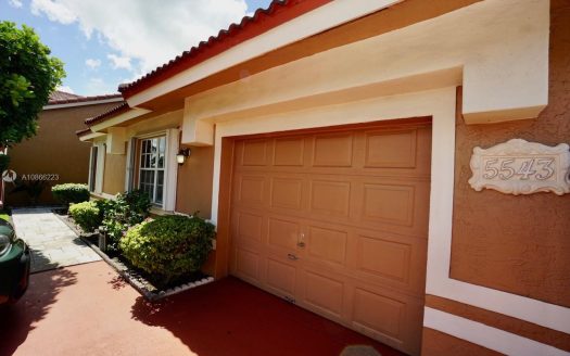 5543 NW 189th St, Miami Gardens, FL 33055