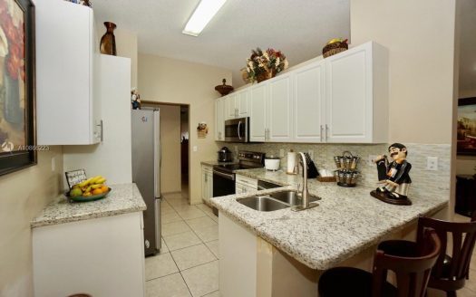 5543 NW 189th St, Miami Gardens, FL 33055