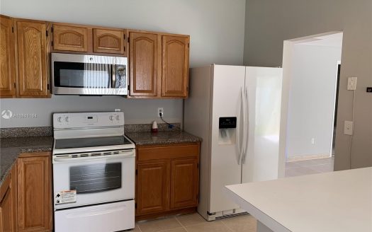 6793 SW 152nd Pl, Miami, FL 33193