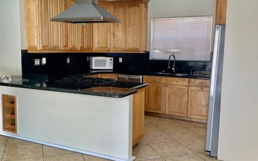 7151 Coolidge St, Hollywood, FL 33024