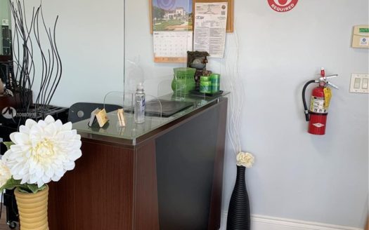 7145 W 4th Ave, Hialeah, FL 33014