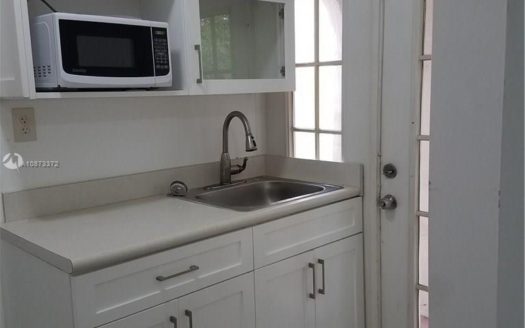 1739 Dewey, Hollywood, FL 33020