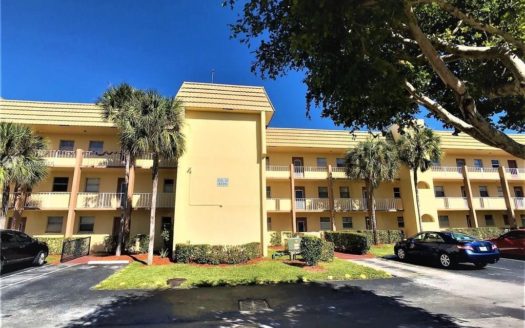 8200 Sunrise Lakes Blvd, Sunrise, FL 33322