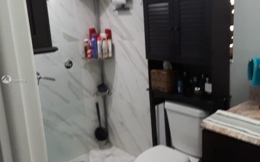 9850 Sunrise Lakes Blvd, Sunrise, FL 33322