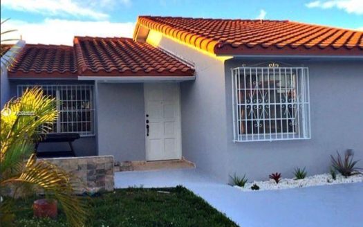 11542 SW 5th St, Sweetwater, FL 33174